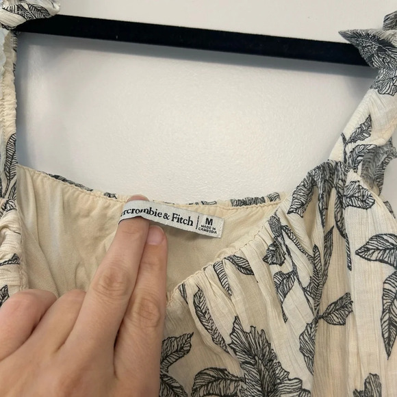 Abercrombie floral crinkle crop - Picture 5 of 8